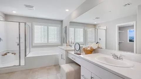 Bath - 14364 Pace St, Hesperia, CA 92344 photo 1 of 4