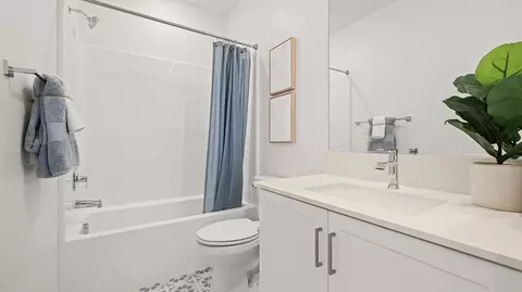 Bath - 260 Larkspur Way, Oceanside, CA 92057 photo 2 of 2