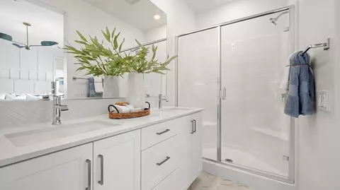 Bath - 260 Larkspur Way, Oceanside, CA 92057 photo 1 of 2