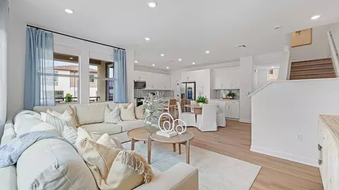 Living - 260 Larkspur Way, Oceanside, CA 92057 photo 1 of 2