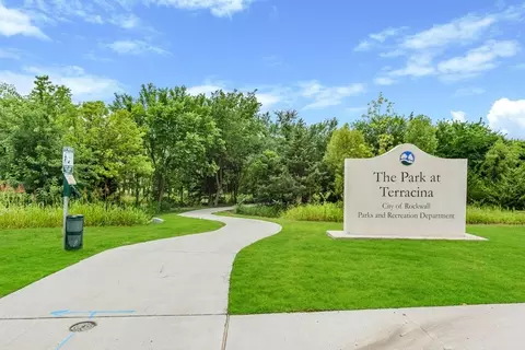 View/Area - 3917 Terracina Way, Rockwall, TX 75032 photo 4 of 8
