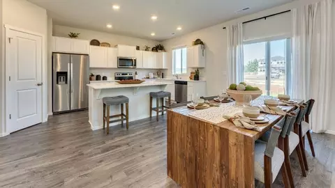 Dining - 3341 Eden Way, Eugene, OR 97404 photo 1 of 5