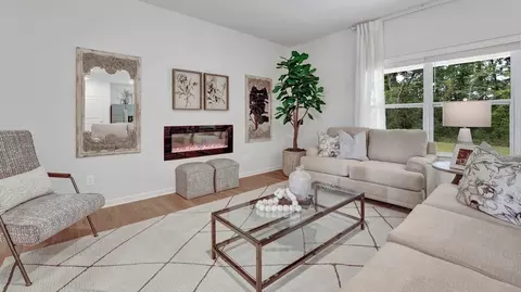 Living - 117 Gateway Dr, Jackson, TN 38305 photo 1 of 4