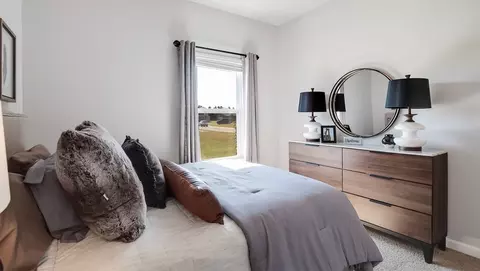 Bedroom - 117 Gateway Dr, Jackson, TN 38305 photo 4 of 11
