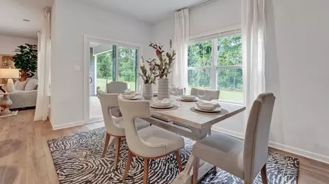 Dining - 117 Gateway Dr, Jackson, TN 38305 photo 1 of 4
