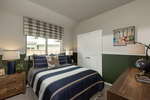 Bedroom - 407 Aztec Cave Dr, New Caney, TX 77357 photo 3 of 10
