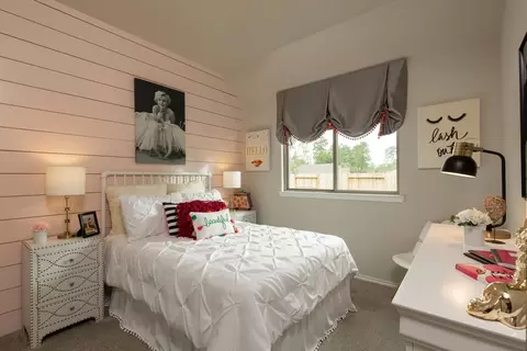 Bedroom - 407 Aztec Cave Dr, New Caney, TX 77357 photo 4 of 10