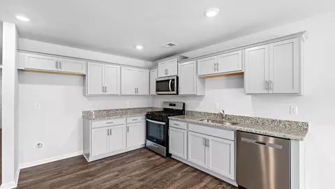 Kitchen - 1104 Golf Dr, Roebuck, SC 29376 photo 2 of 10