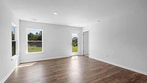 Living - 1104 Golf Dr, Roebuck, SC 29376 photo 2 of 5