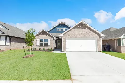 Exterior - 2800 Heather Hvn, Moore, OK 73160 photo 2 of 37