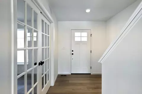 Entry Way - By Appointment Only, Codorus, PA 17362 photo 2 of 8