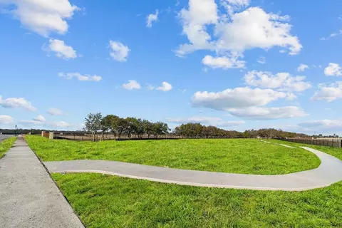 View/Area - 158 Hudson Ln, Justin, TX 76247 photo 7 of 8