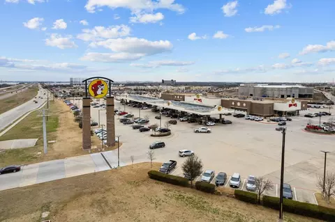 Exterior - 158 Hudson Ln, Justin, TX 76247 photo 6 of 9