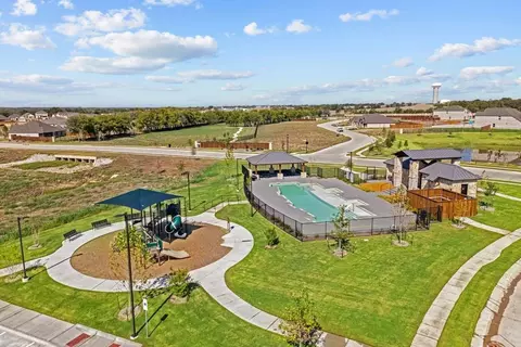 View/Area - 158 Hudson Ln, Justin, TX 76247 photo 3 of 8