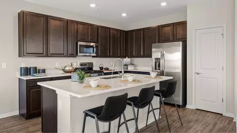 Kitchen - 25625 W Yorkshire Dr, Plainfield, IL 60544 photo 3 of 7