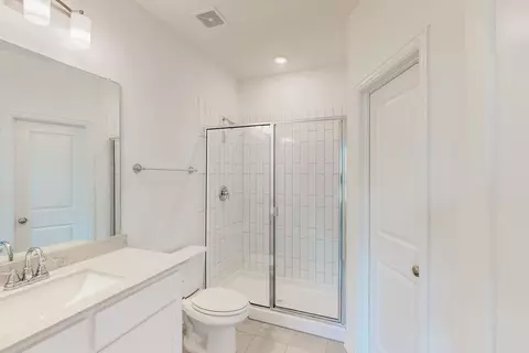 Bath - 828 Sanger Ln, Leander, TX 78641 photo 1 of 1
