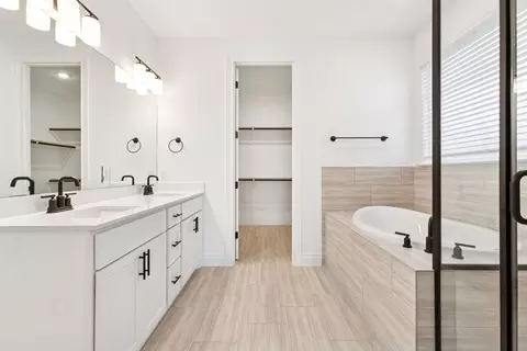 Bath - 828 Sanger Ln, Leander, TX 78641 photo 1 of 3