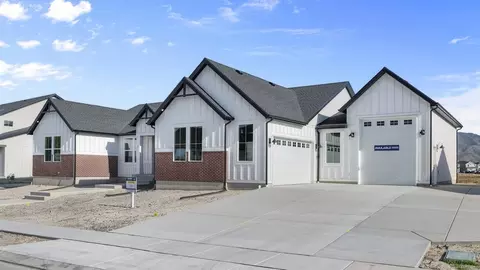 Exterior - 718 N 1600 E, Salem, UT 84653 photo 2 of 23