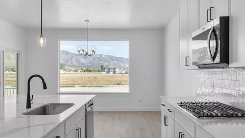 Kitchen - 718 N 1600 E, Salem, UT 84653 photo 3 of 9