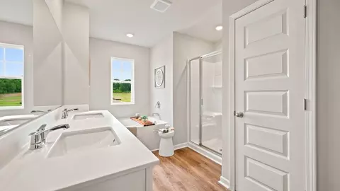 Bath - 515 Alder Lane Ct, Griffin, GA 30223 photo 1 of 2