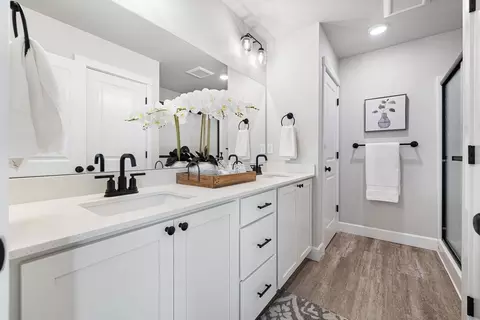 Bath - 545 Taft St, Umatilla, OR 97882 photo 1 of 4