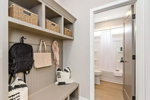 Entry Way - 3801 Circollo Dr, Covington, KY 41017 photo 6 of 7