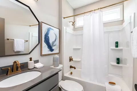 Bath - 3801 Circollo Dr, Covington, KY 41017 photo 7 of 8
