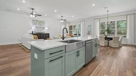 Kitchen - Mcfarland Road, Mobile, AL 36582 photo 6 of 6
