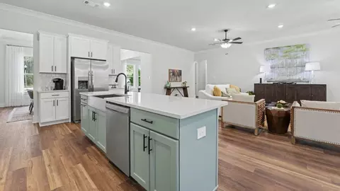 Kitchen - Mcfarland Road, Mobile, AL 36582 photo 5 of 6