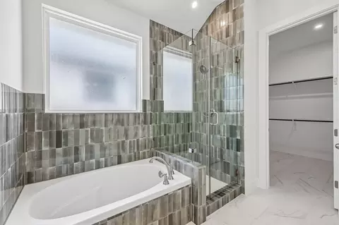 Bath - 135 Comfort Dr, Buda, TX 78610 photo 1 of 5