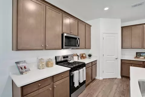 Kitchen - 14184 Epply Dr, Jacksonville, FL 32218 photo 7 of 7