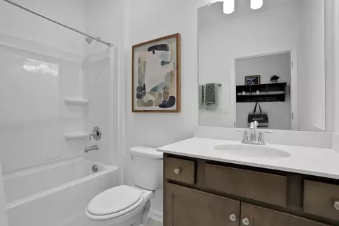 Bath - 14184 Epply Dr, Jacksonville, FL 32218 photo 5 of 5