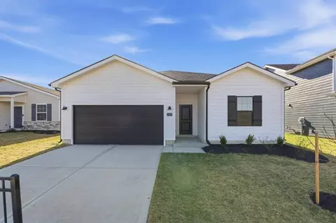 27007 E Oak View Dr, Lake Lotawana, MO 64086
