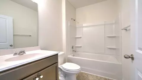 Bath - 28 Wheatfield Rd, Fletcher, NC 28732 photo 4 of 5