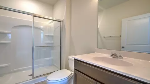 Bath - 28 Wheatfield Rd, Fletcher, NC 28732 photo 2 of 5