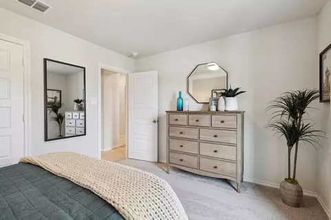 Bedroom - 408 Comanche Dr, Cleburne, TX 76033 photo 6 of 8
