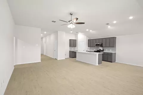 Entry Way - 408 Comanche Dr, Cleburne, TX 76033 photo 4 of 4