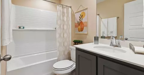 Bath - 408 Comanche Dr, Cleburne, TX 76033 photo 2 of 2