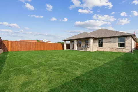 Exterior - 408 Comanche Dr, Cleburne, TX 76033 photo 7 of 8
