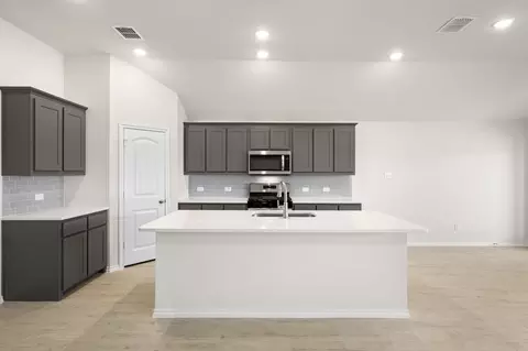 Kitchen - 408 Comanche Dr, Cleburne, TX 76033 photo 1 of 4