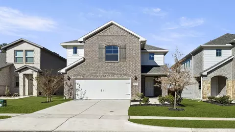 477 Pleasant Field Dr, Lavon, TX 75166