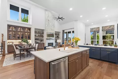 Kitchen - 325 Vale Run, Kyle, TX 78640 photo 4 of 8