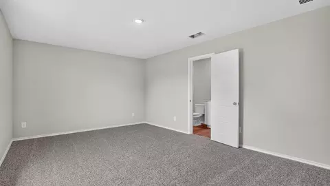 Bedroom - 128 Pinehurst Dr, Boyd, TX 76023 photo 4 of 9