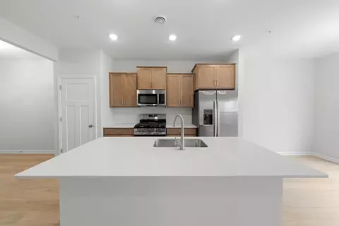 23158 Creekview Ct, Rogers, MN 55374