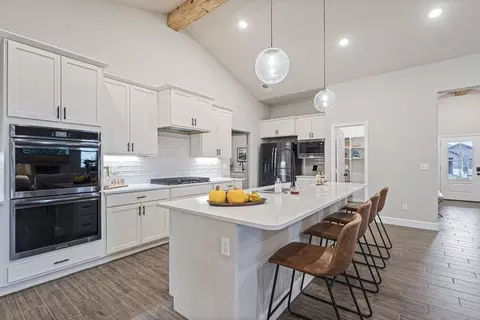 Kitchen - 25490 84th St, Lenexa, KS 66227 photo 2 of 3