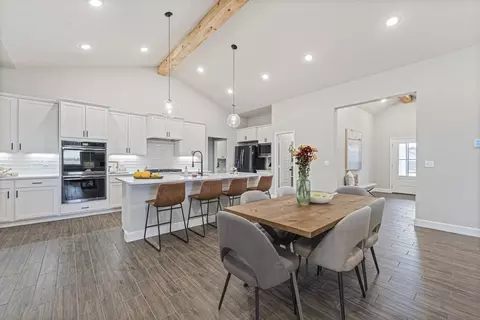 Dining - 25490 84th St, Lenexa, KS 66227 photo 1 of 1