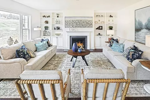 Living - 333 Amber Dr, Lititz, PA 17543 photo 3 of 5