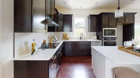 Kitchen - 333 Amber Dr, Lititz, PA 17543 photo 2 of 7