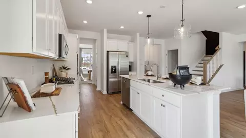 530 Trolley Ln, Sellersville, PA 18960