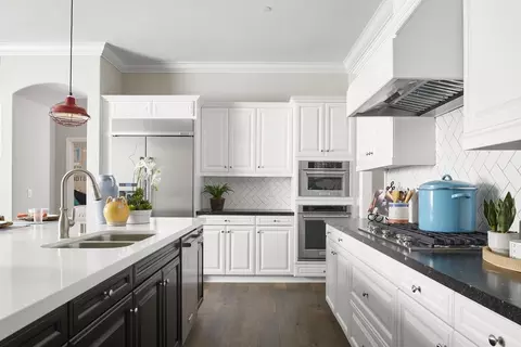 Kitchen - 3711 Pathway Ct, Bakersfield, CA 93311 photo 1 of 2